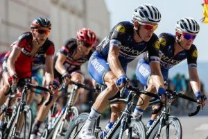 Camisas de ciclismo personalizadas: perfeitas para sua equipe ou eventos esportivos.