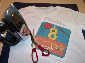 Impressão de camisetas em casa: quando vale a pena e quando escolher um serviço.