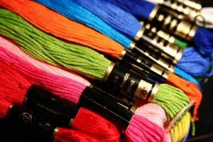 Camisetas de algodão ou de material sintético: qual é a melhor opção?